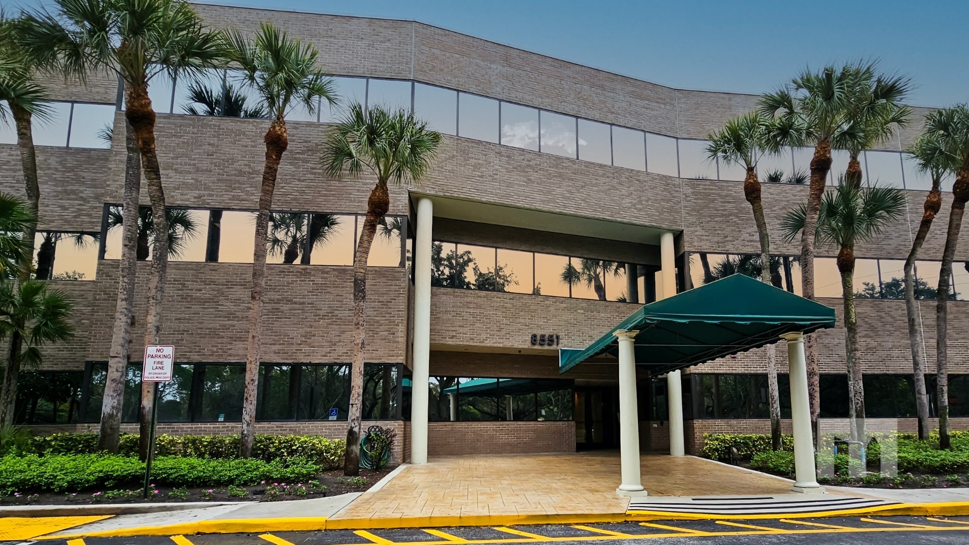 8551 W Sunrise Blvd, Plantation, FL à louer Photo intérieure– Image 1 sur 7