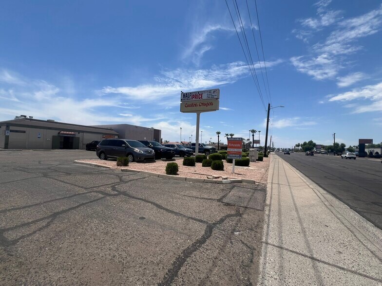 7307 W Indian School Rd, Phoenix, AZ à louer - Photo de l’immeuble – Image 3 sur 7