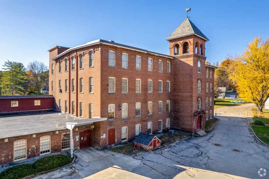 1 Riverside Way, Wilton, NH à louer - Photo de l’immeuble – Image 3 sur 31