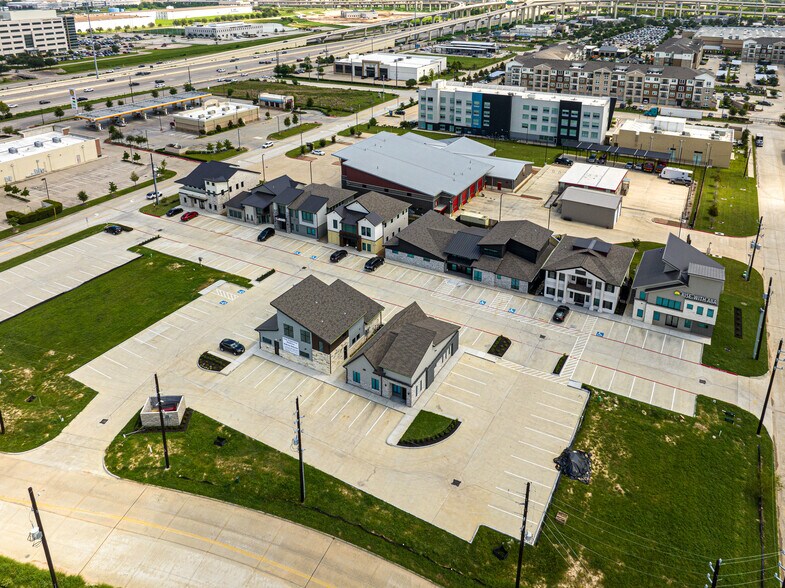 225 Bella Katy Dr, Katy, TX à louer - Photo principale – Image 3 sur 36