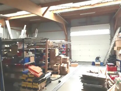 Local d’activités dans Ploërmel à louer - Photo de l’immeuble – Image 1 sur 5
