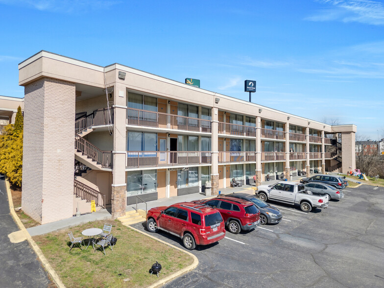 1014 Cosby Hwy, Newport, TN à vendre - Photo de l’immeuble – Image 2 sur 25