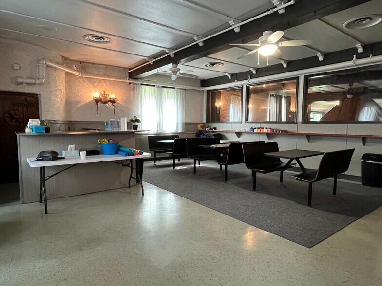 43785 N Gratiot Ave, Clinton Township, MI à vendre - Photo de l’immeuble – Image 3 sur 17