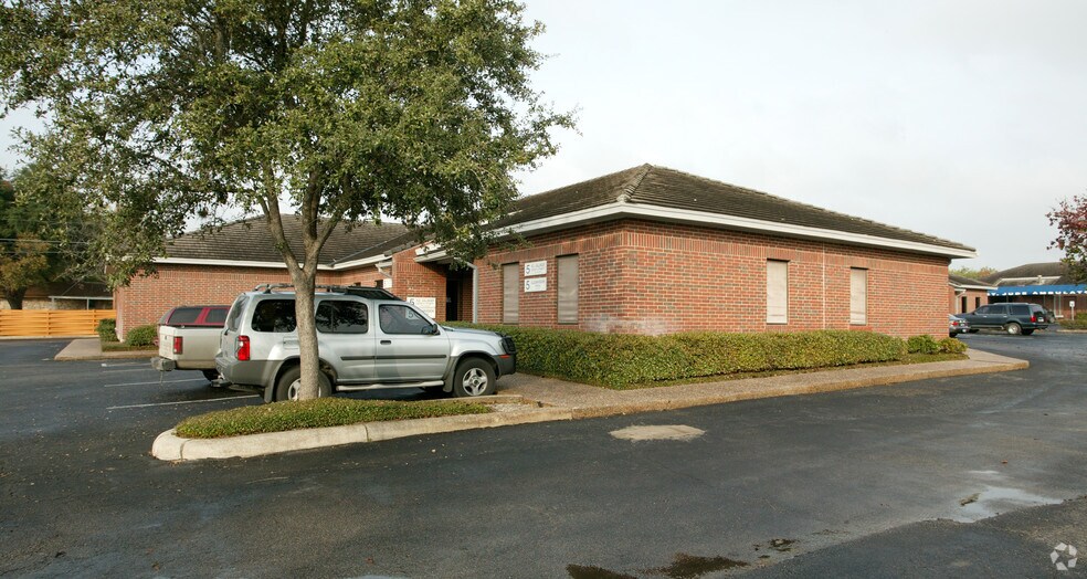 4025 E Southcross Blvd, San Antonio, TX à vendre - Photo principale – Image 1 sur 16