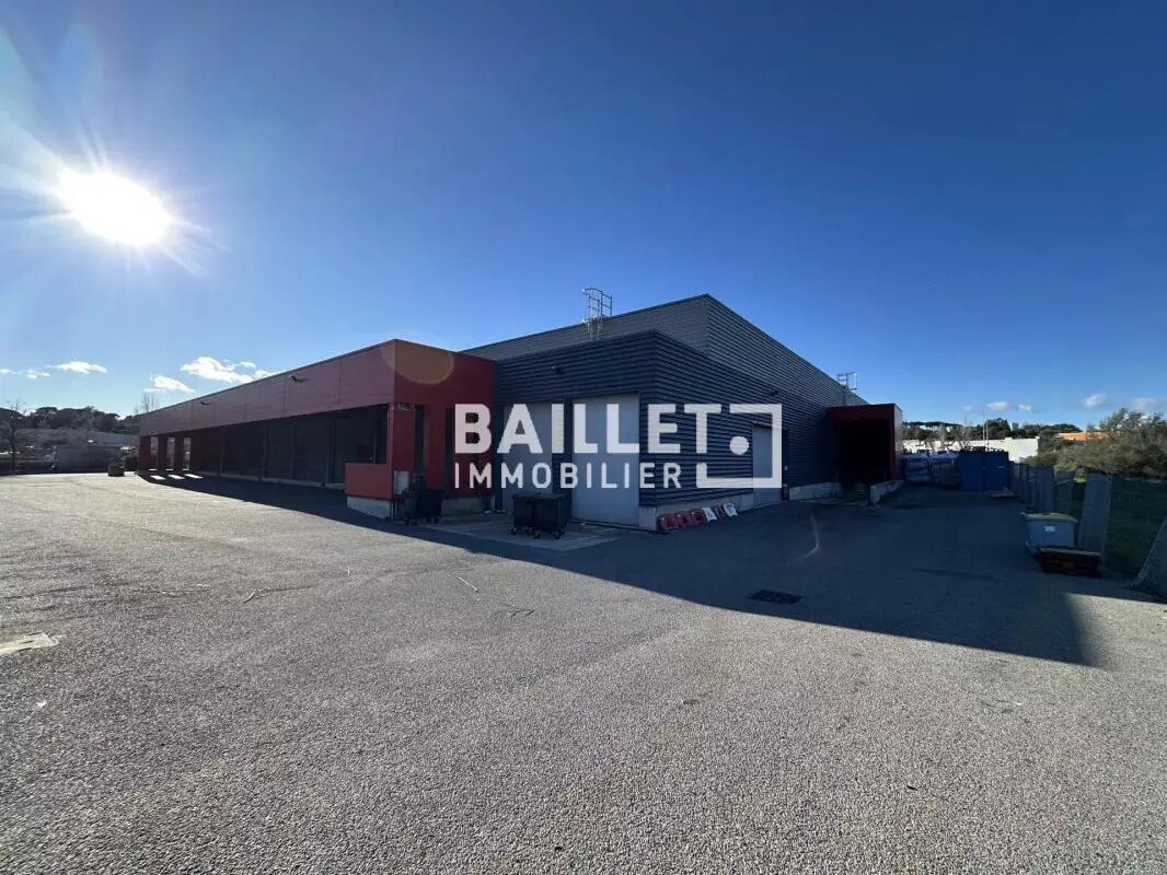 Bureau dans Fréjus à louer Photo de l’immeuble– Image 1 sur 22