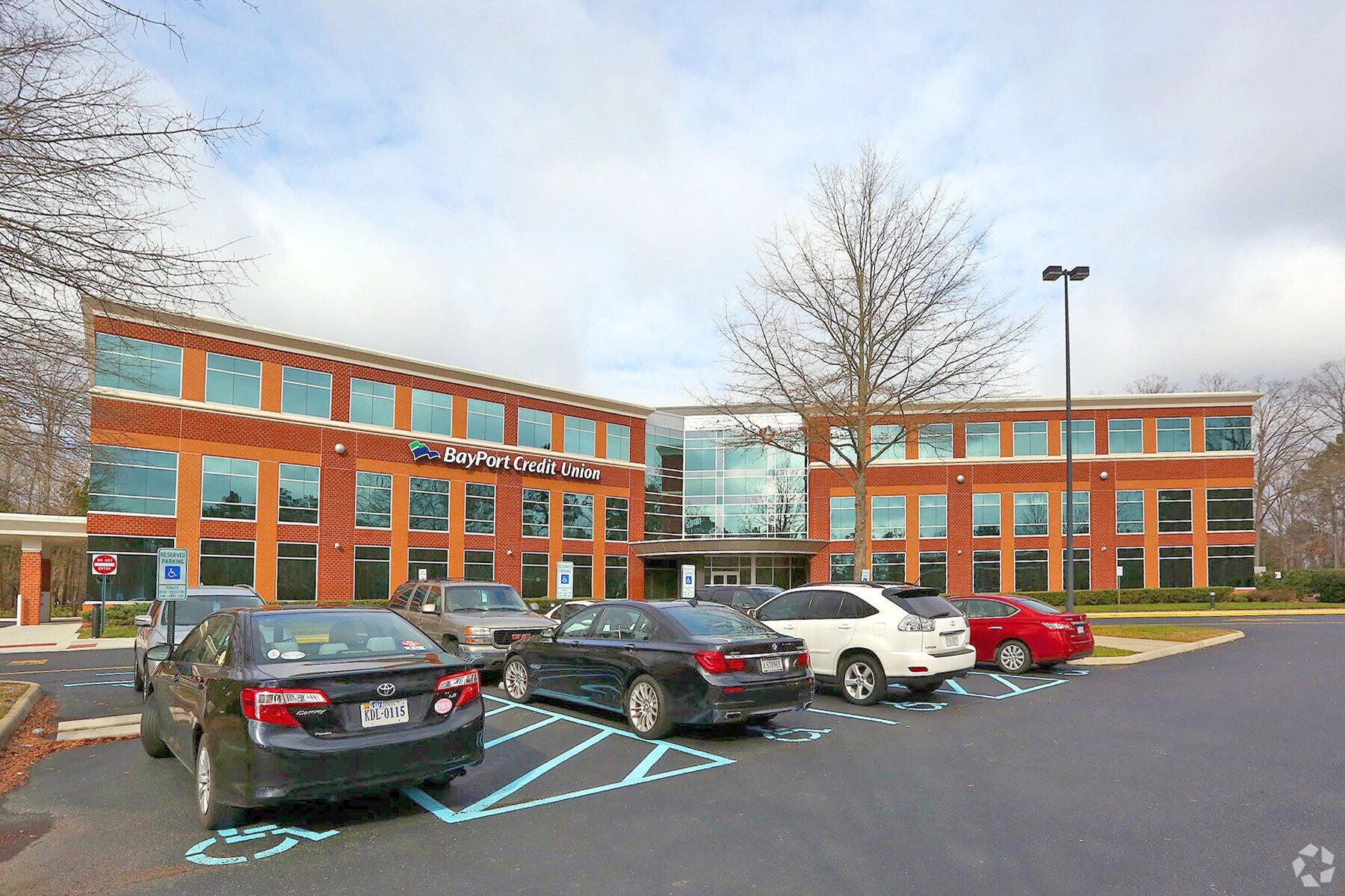 One Bayport Way, Newport News, VA à louer Photo de l’immeuble– Image 1 sur 2