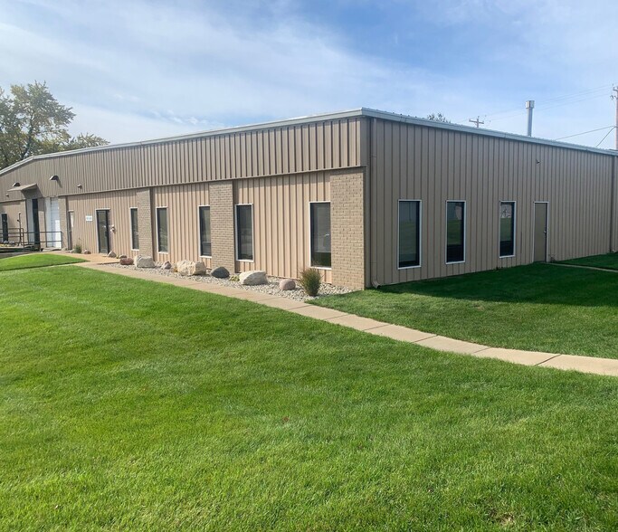 W246S3255 Industrial Ln, Waukesha, WI à vendre - Photo de l’immeuble – Image 1 sur 3