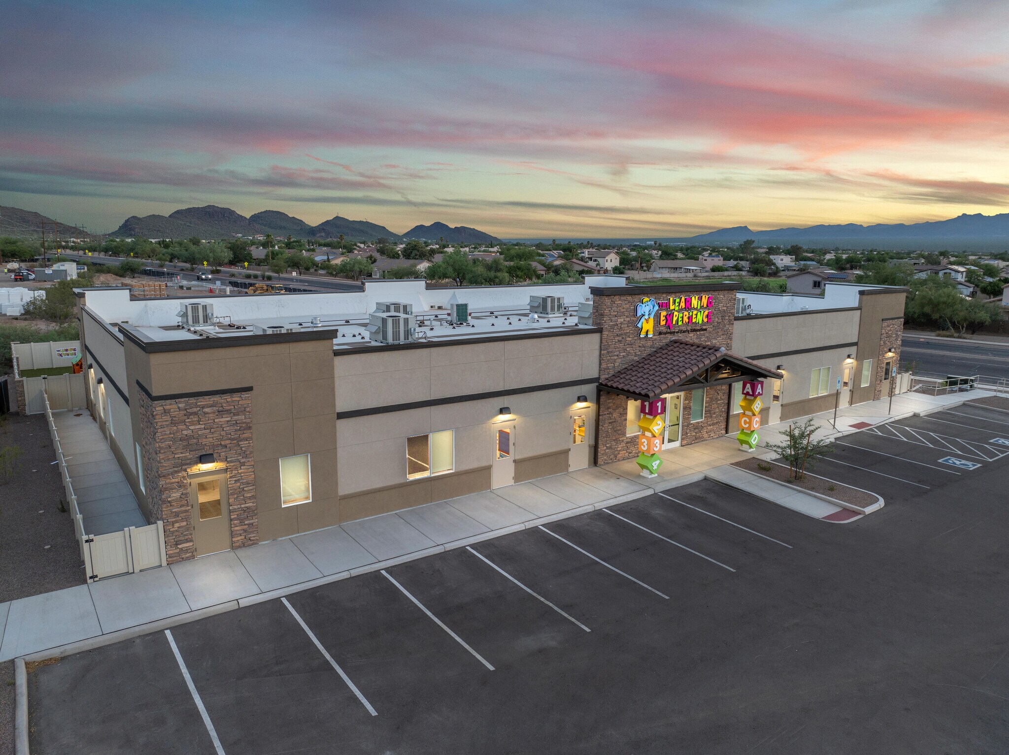 8693 N Silverbell Rd, Tucson, AZ à vendre Photo principale– Image 1 sur 5