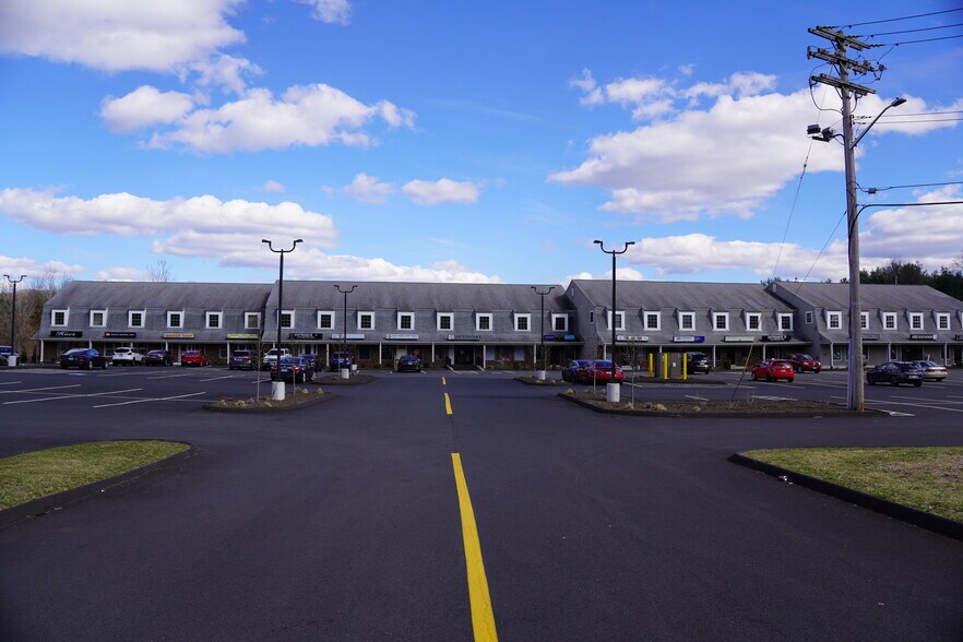 4137 Whitney Ave, Hamden, CT à louer - Photo de l’immeuble – Image 3 sur 9