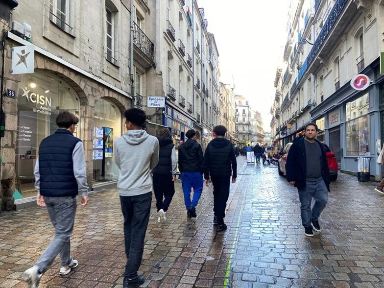 Local commercial dans Nantes à louer - Photo de l’immeuble – Image 3 sur 8