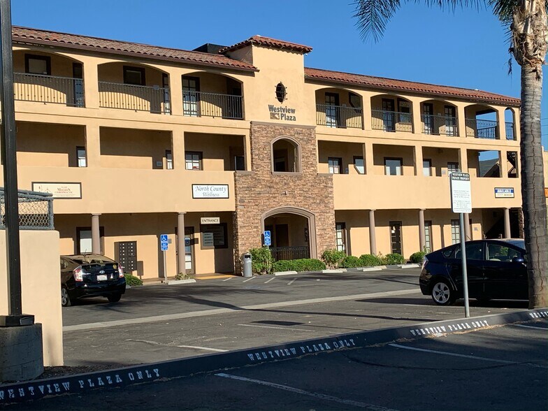 1582 W San Marcos Blvd, San Marcos, CA à louer - Photo de l’immeuble – Image 3 sur 5