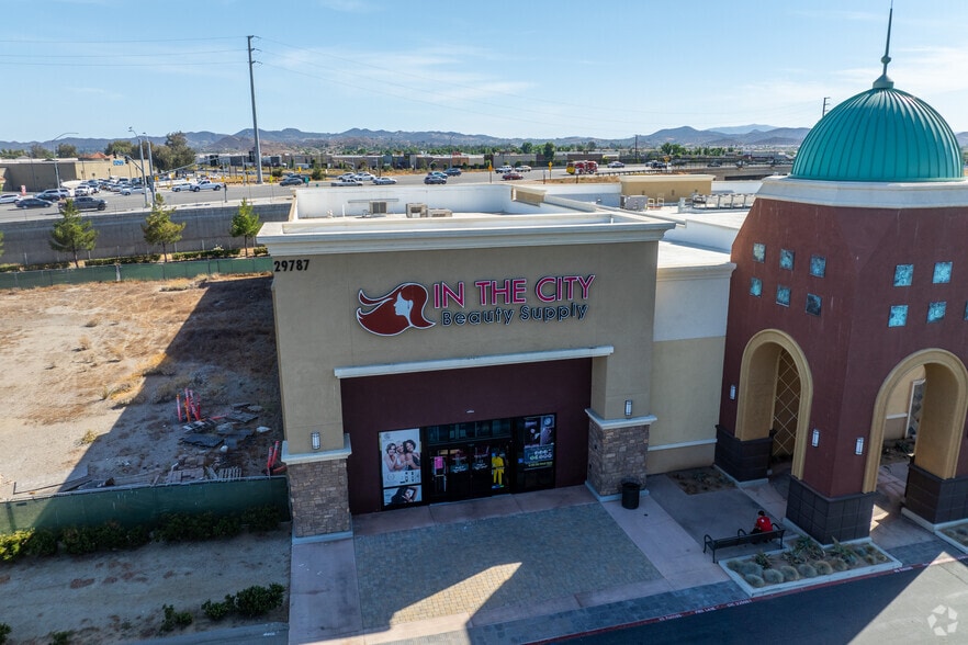 29787 Antelope Rd, Menifee, CA à louer - Photo de l’immeuble – Image 3 sur 4