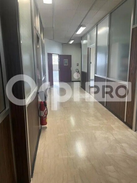 Local d'activités dans Chalamont à vendre - Photo de l’immeuble – Image 3 sur 7