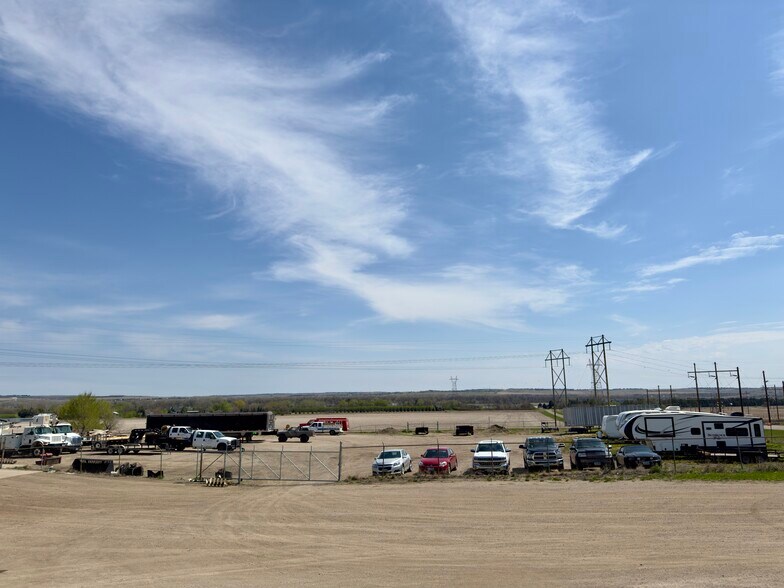 2107 37th St, Mandan, ND à vendre - Photo de l’immeuble – Image 3 sur 9
