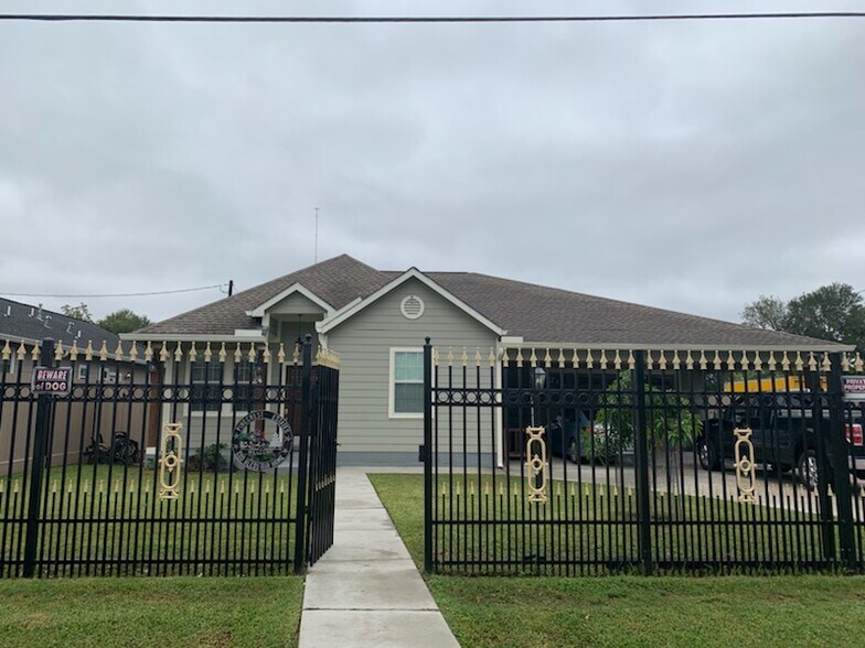 1620 Lone Oak Rd, Houston, TX à vendre - Photo principale – Image 1 sur 3