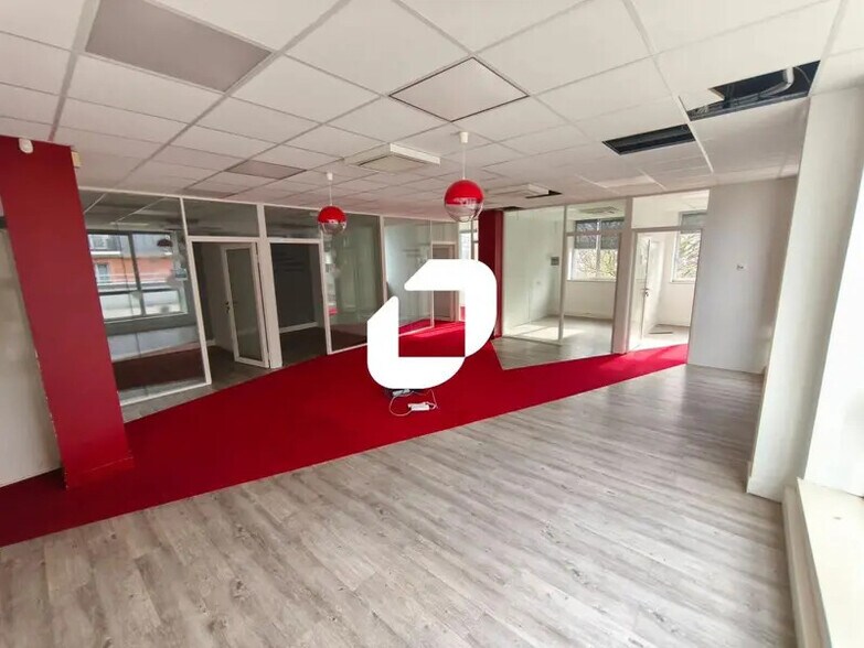 Bureau dans Neuilly-Plaisance à louer - Photo intérieure – Image 2 sur 8