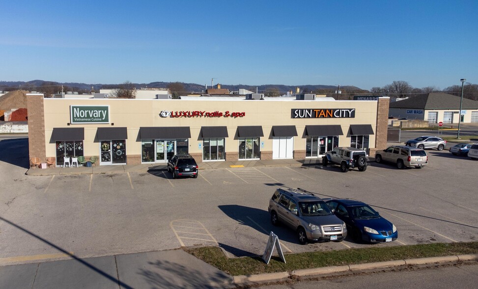 1035 Frontenac Dr, Winona, MN à vendre - Photo de l’immeuble – Image 2 sur 7