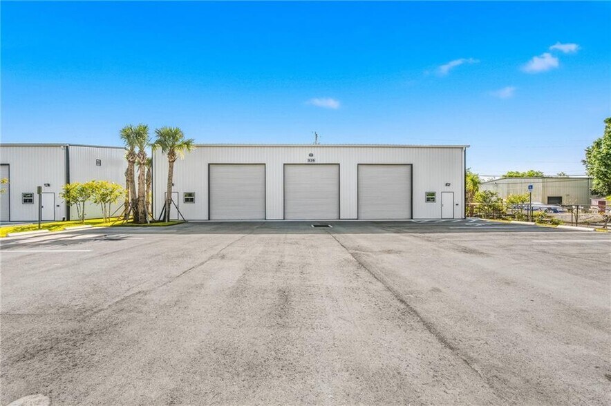 936 19th Avenue ave, Vero Beach, FL à vendre - Photo de l’immeuble – Image 2 sur 27