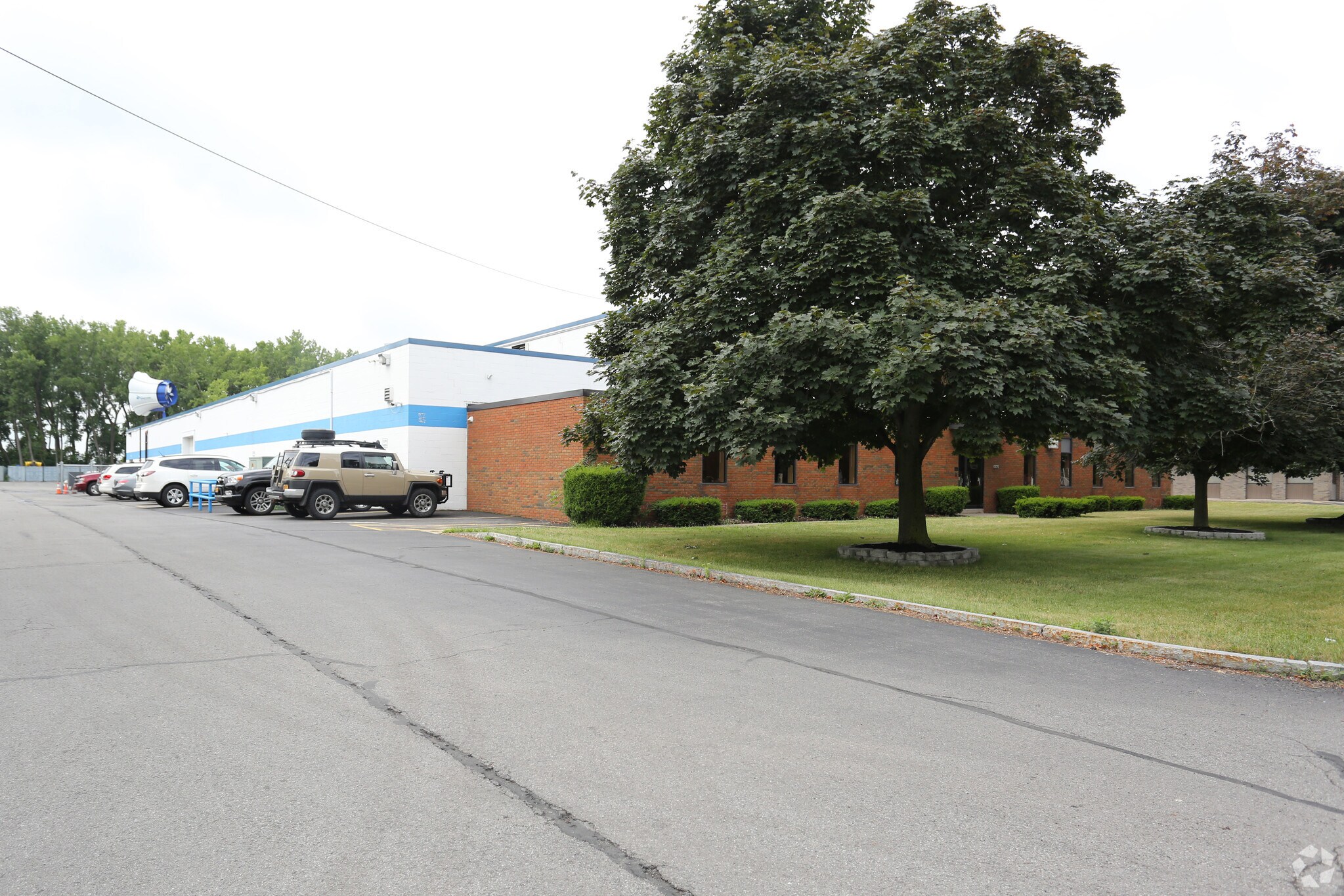 1335 Emerson St, Rochester, NY à louer Photo principale– Image 1 sur 3