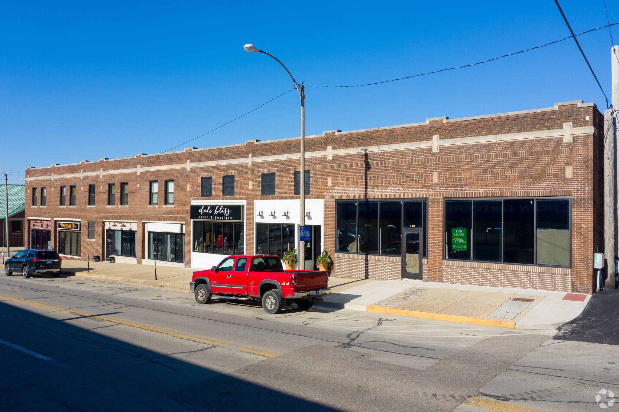 140 W Wood St, Decatur, IL à louer Photo de l’immeuble– Image 1 sur 6