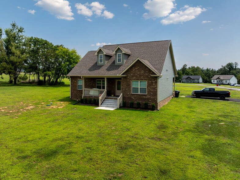 171 Coley Ct, Lafayette, TN à vendre - Photo principale – Image 1 sur 1