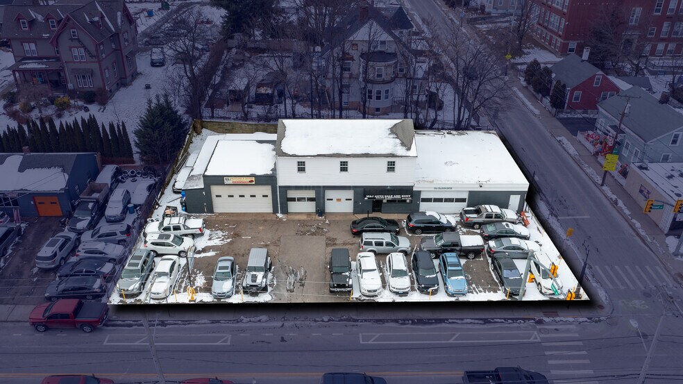 1220 Broad St, Central Falls, RI à vendre - Photo principale – Image 1 sur 21