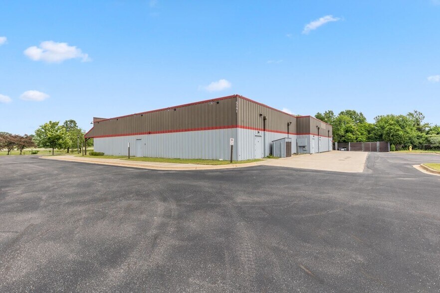 5581 S 9th St, Kalamazoo, MI à vendre - Photo de l’immeuble – Image 3 sur 16