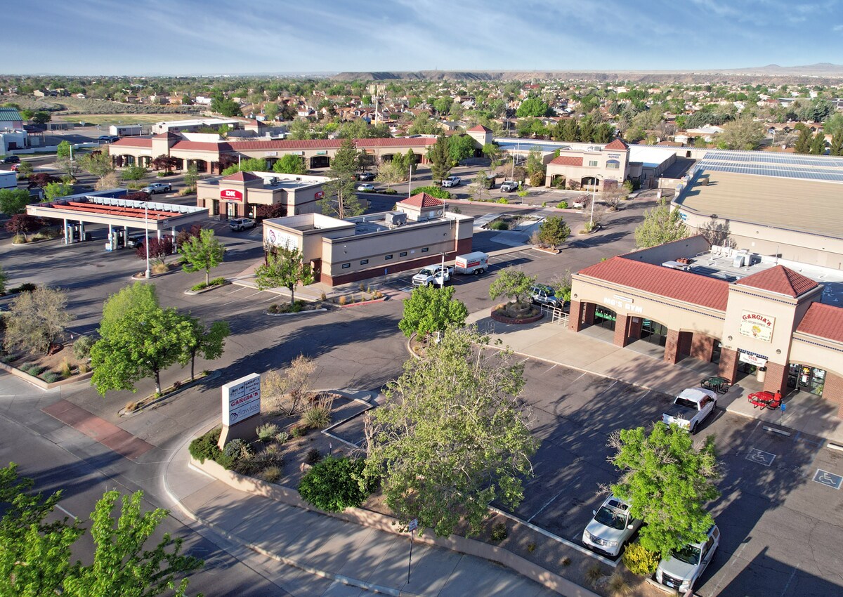 Local commercial dans Albuquerque, NM à vendre Photo de l’immeuble– Image 1 sur 1