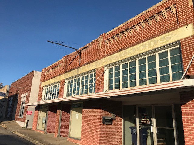 1215 Sam Houston Ave, Huntsville, TX à louer - Photo de l’immeuble – Image 2 sur 32