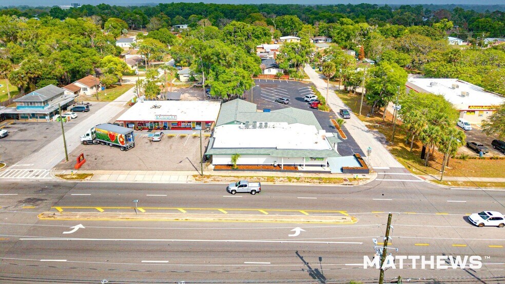 1329 N Woodland Blvd, Deland, FL à vendre - Photo de l’immeuble – Image 2 sur 3