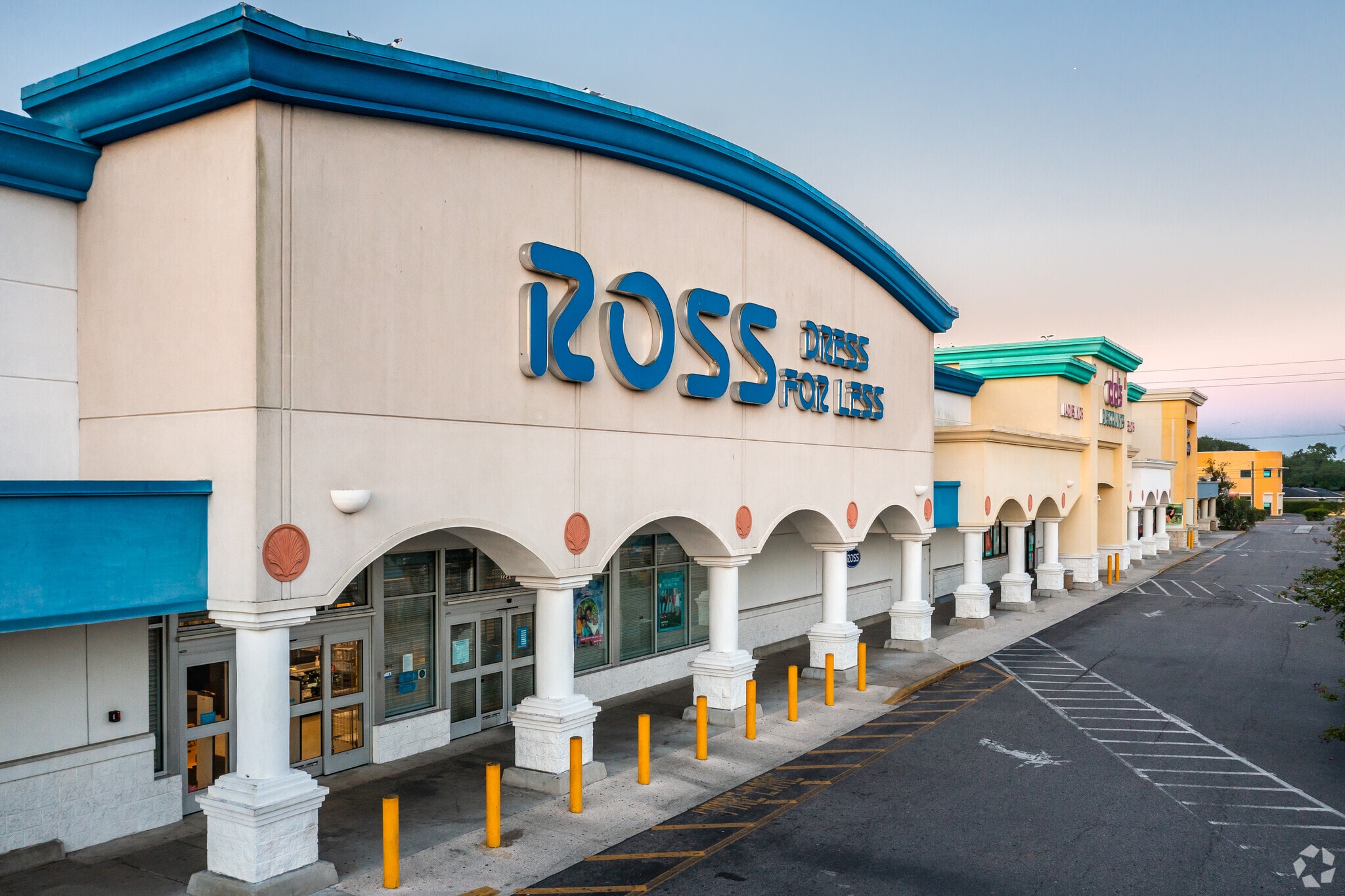 2211-2329 E Hillsborough Ave, Tampa, FL à louer Photo principale– Image 1 sur 20