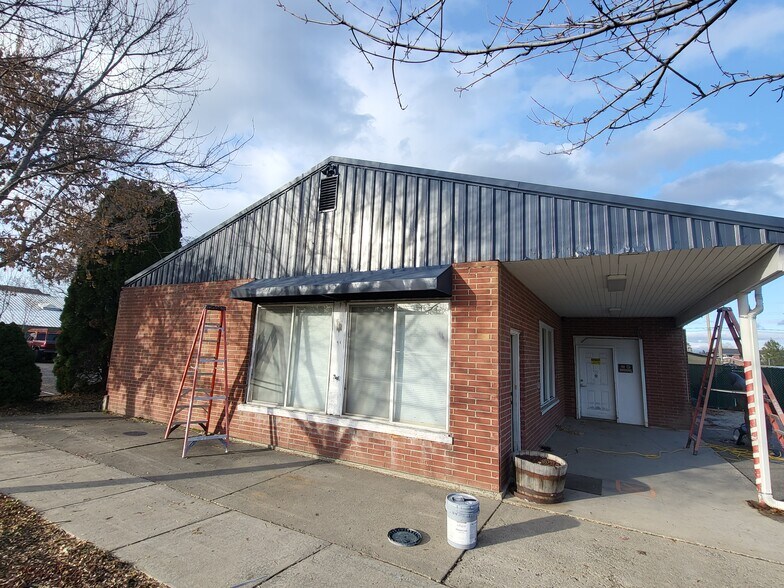 415 E 3rd Ave, Post Falls, ID à vendre - Photo de l’immeuble – Image 2 sur 5