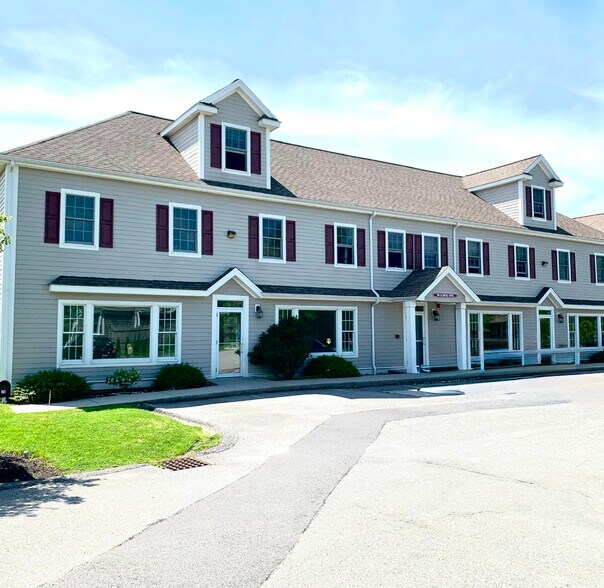 24 Spring Bars Rd, Falmouth, MA à louer - Photo de l’immeuble – Image 3 sur 10
