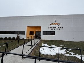 1999 Mount Read Blvd, Rochester, NY à louer Photo intérieure– Image 1 sur 15