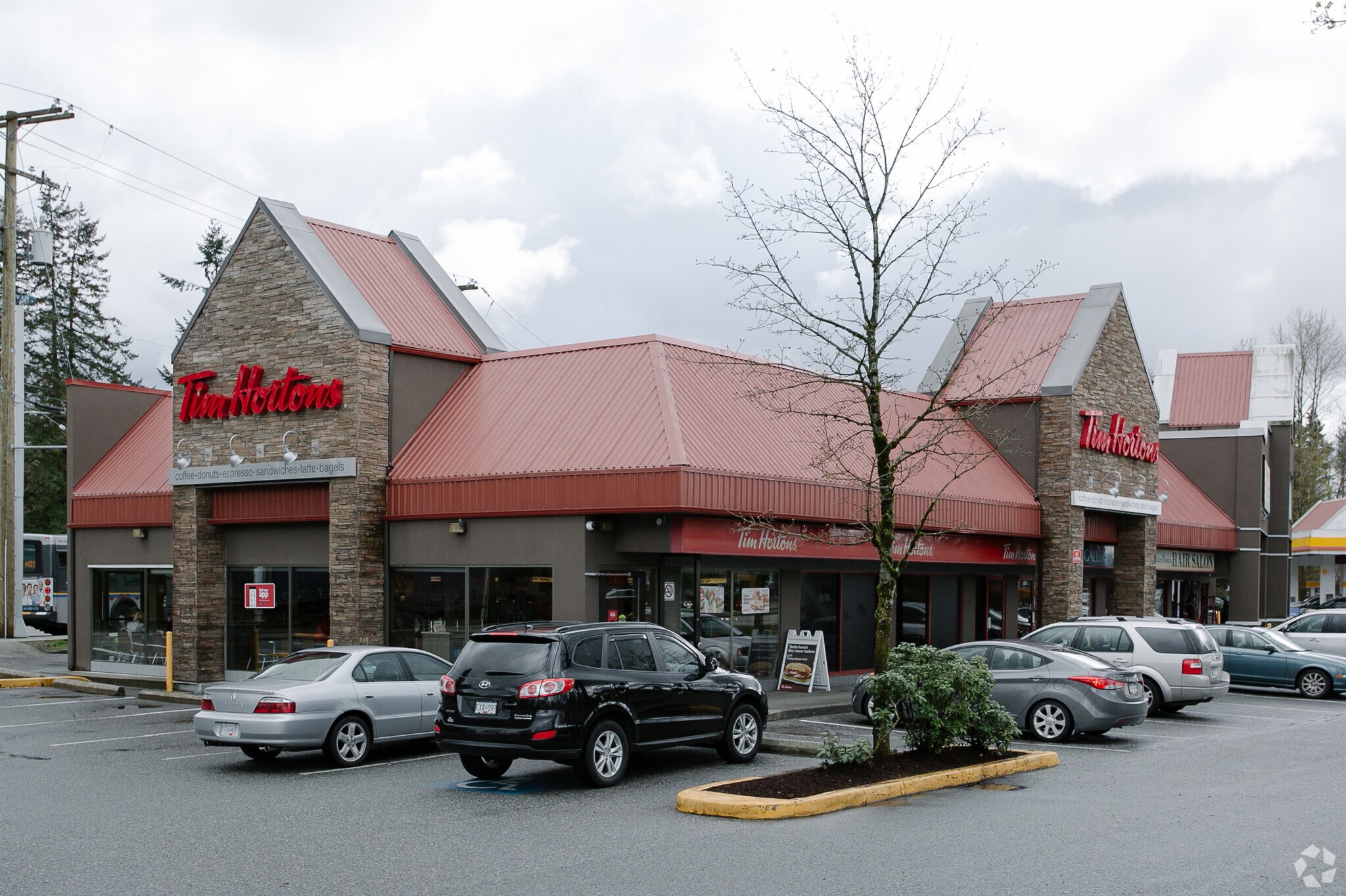 15551 Fraser Hwy, Surrey, BC à louer Photo principale– Image 1 sur 2