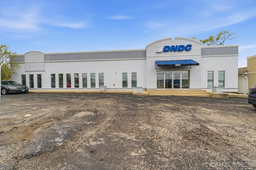 2051 Ogden Ave, Downers Grove, IL à vendre - Photo principale – Image 1 sur 24