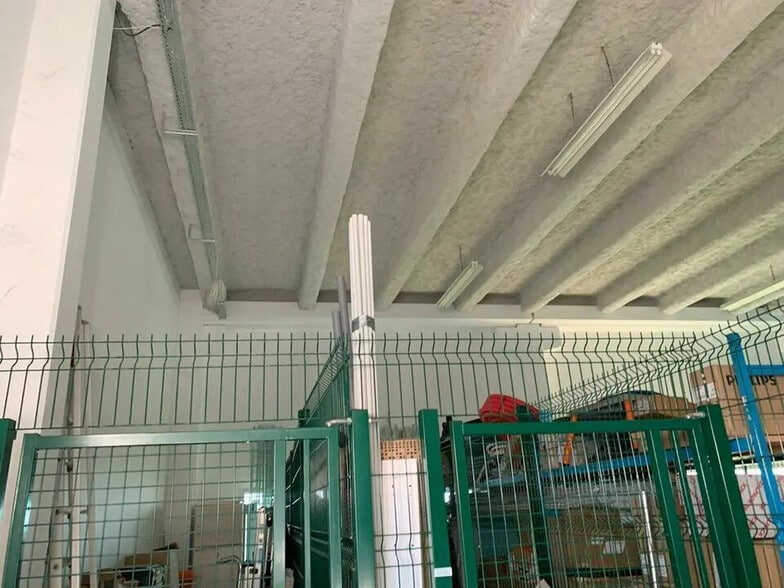 50 Rue Jean Zay, Saint-Priest à louer - Photo de l’immeuble – Image 3 sur 7