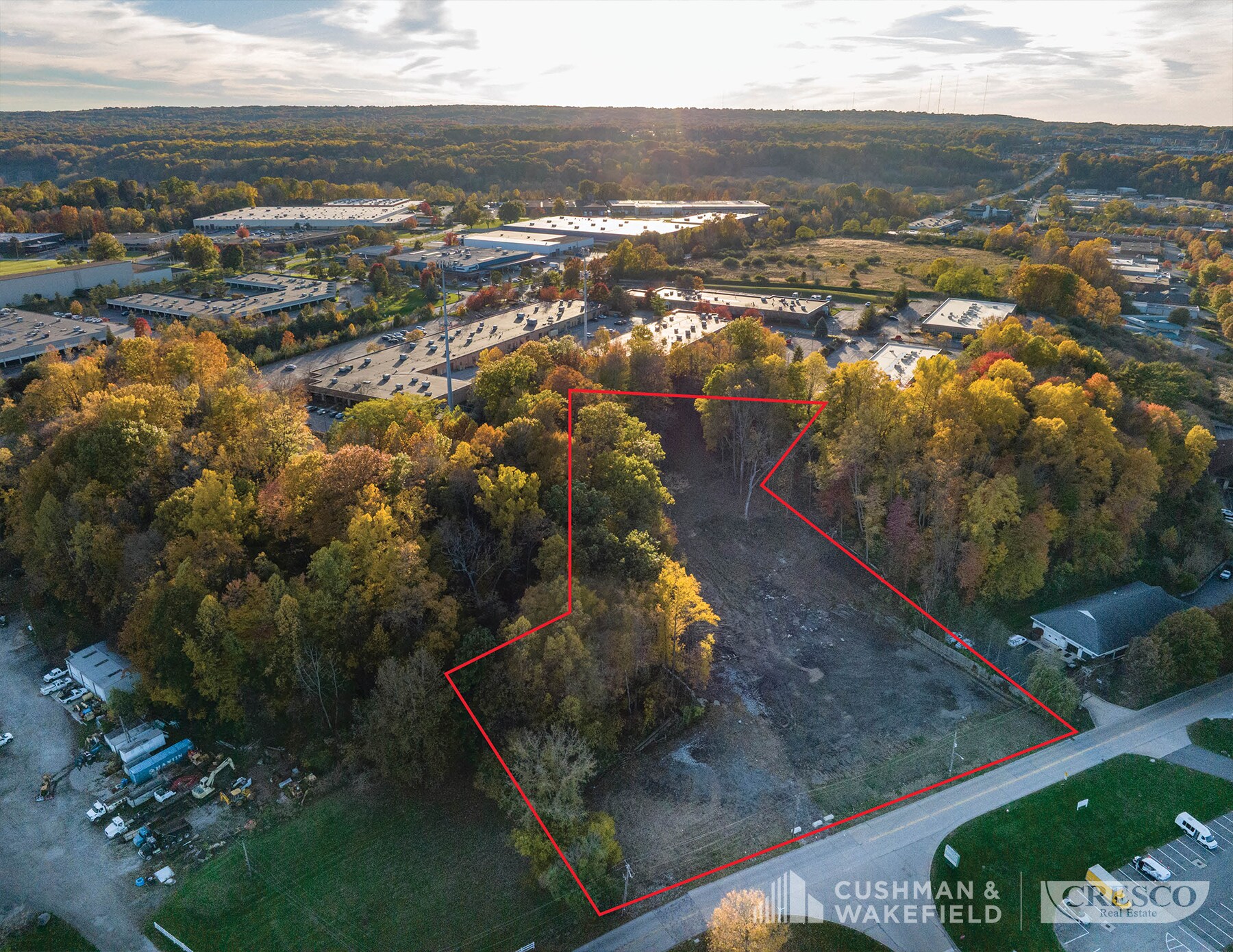 10108 Sweet Valley Dr, Valley View, OH à vendre Photo de l’immeuble– Image 1 sur 4