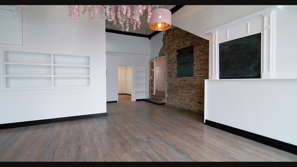 209 and 211 Court Street portefeuille de 2 biens à vendre sur LoopNet.fr - Vidéo sur l’annonce professionnelle – Image 2 sur 48