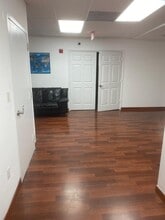 2620 SW 27th Ave, Miami, FL à louer Photo intérieure– Image 2 sur 8