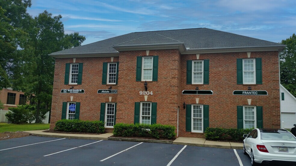 9204 Falls Of Neuse Rd, Raleigh, NC à louer - Photo de l’immeuble – Image 2 sur 5
