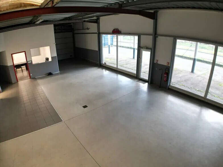 Bureau dans ILLKIRCH-GRAFFENSTADEN à louer - Photo de l’immeuble – Image 2 sur 4