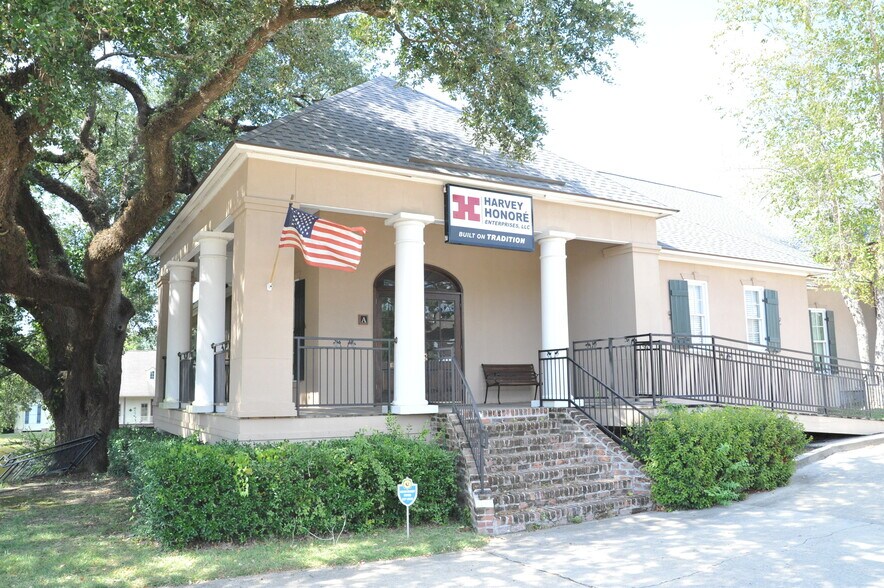8680 Bluebonnet Blvd, Baton Rouge, LA à louer - Photo de l’immeuble – Image 2 sur 5