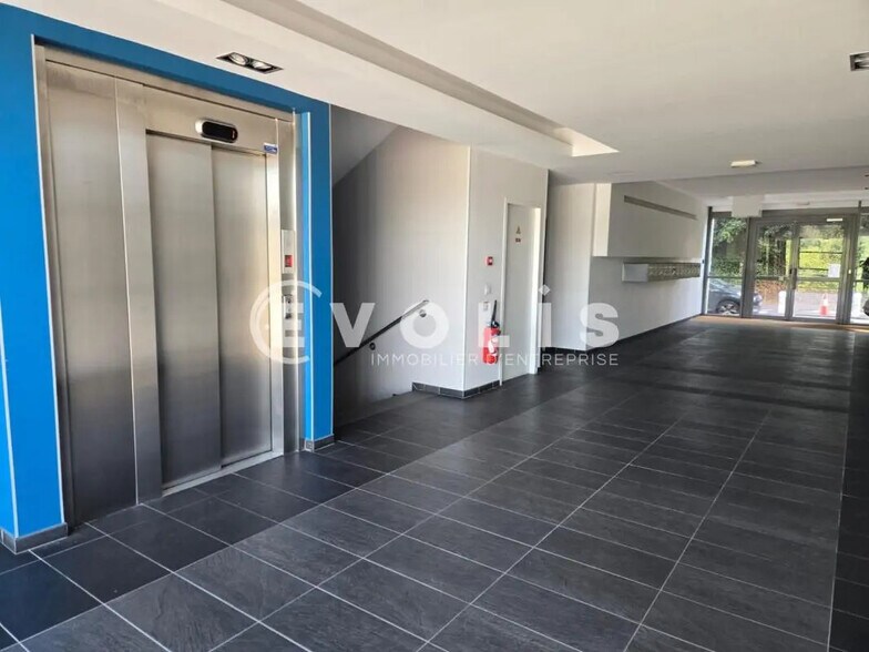 Bureau dans Orsay à louer - Photo de l’immeuble – Image 2 sur 9