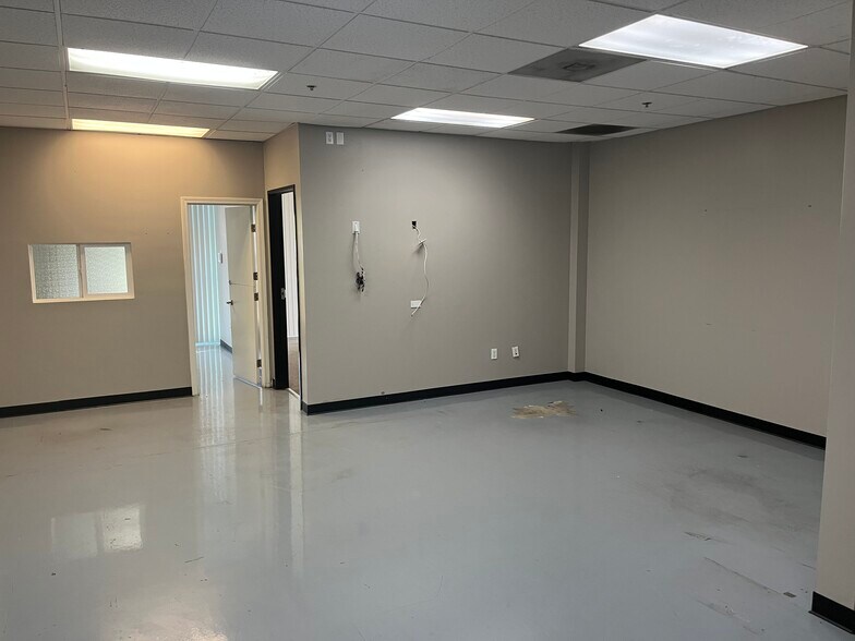 28301-28315 Constellation Rd, Valencia, CA à vendre - Photo de l’immeuble – Image 2 sur 10