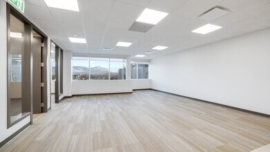 1700 Dickson Av, Kelowna, BC à louer Photo intérieure– Image 1 sur 6