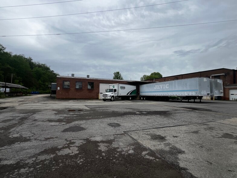 946-950 Manifold Rd, Washington, PA à louer - Photo de l’immeuble – Image 3 sur 6