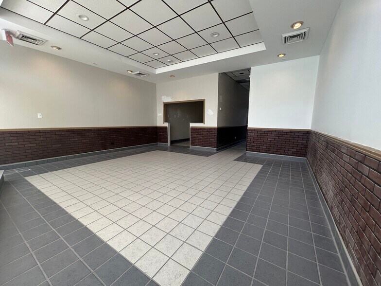 1733-1739 N Harlem Ave, Chicago, IL à louer - Photo de l’immeuble – Image 2 sur 5