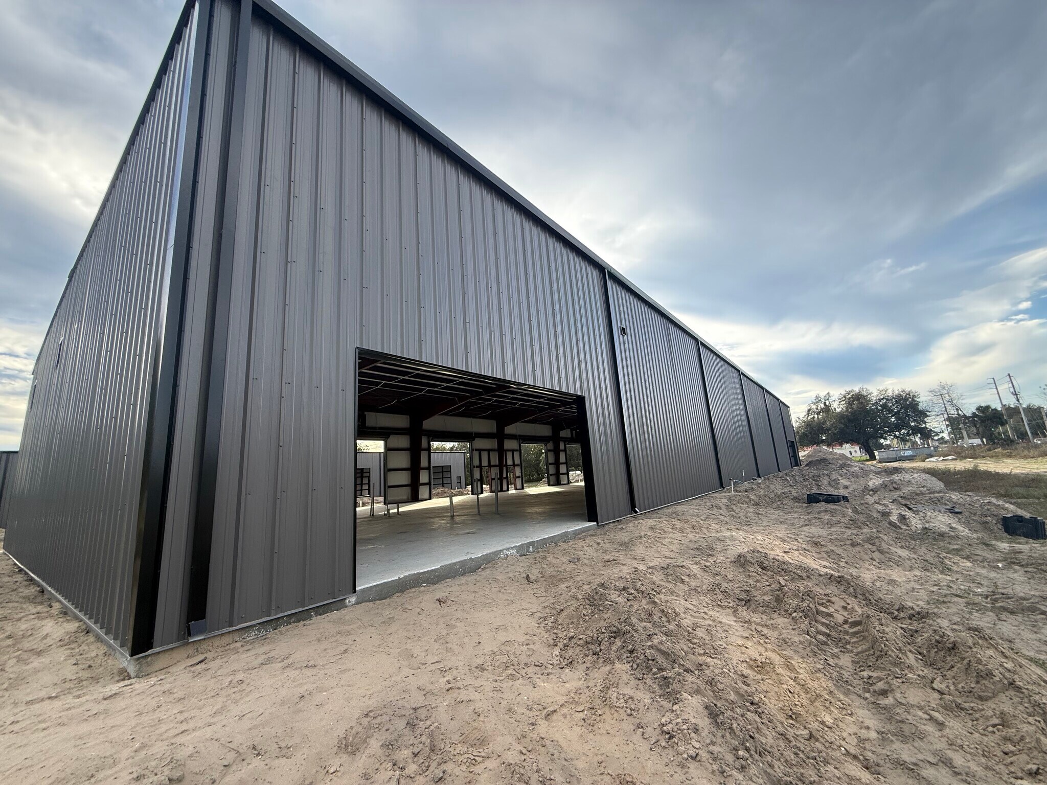 3023 E C 48, Center Hill, FL à louer Photo principale– Image 1 sur 15