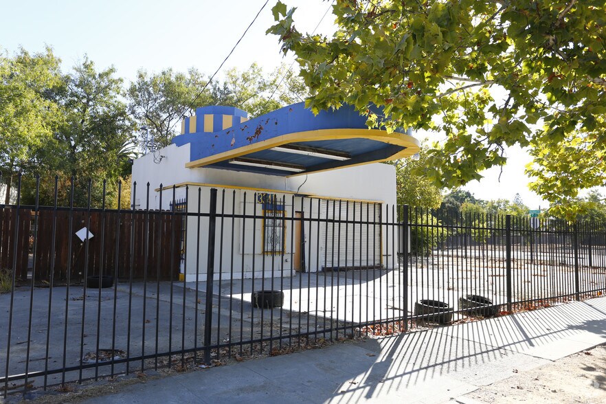 3341 Stockton Blvd, Sacramento, CA à vendre - Photo principale – Image 1 sur 33
